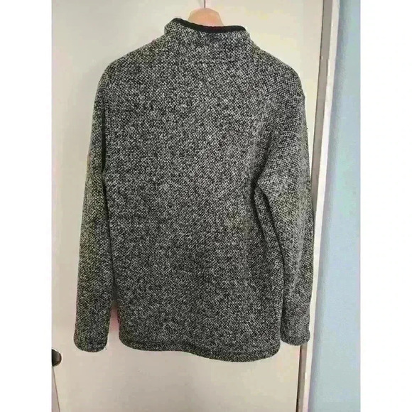 Orvis Men's Sherpa 1/4 Xip Sweater. Size Small. Grey in color. Perfect for cold - Picture 3 of 4